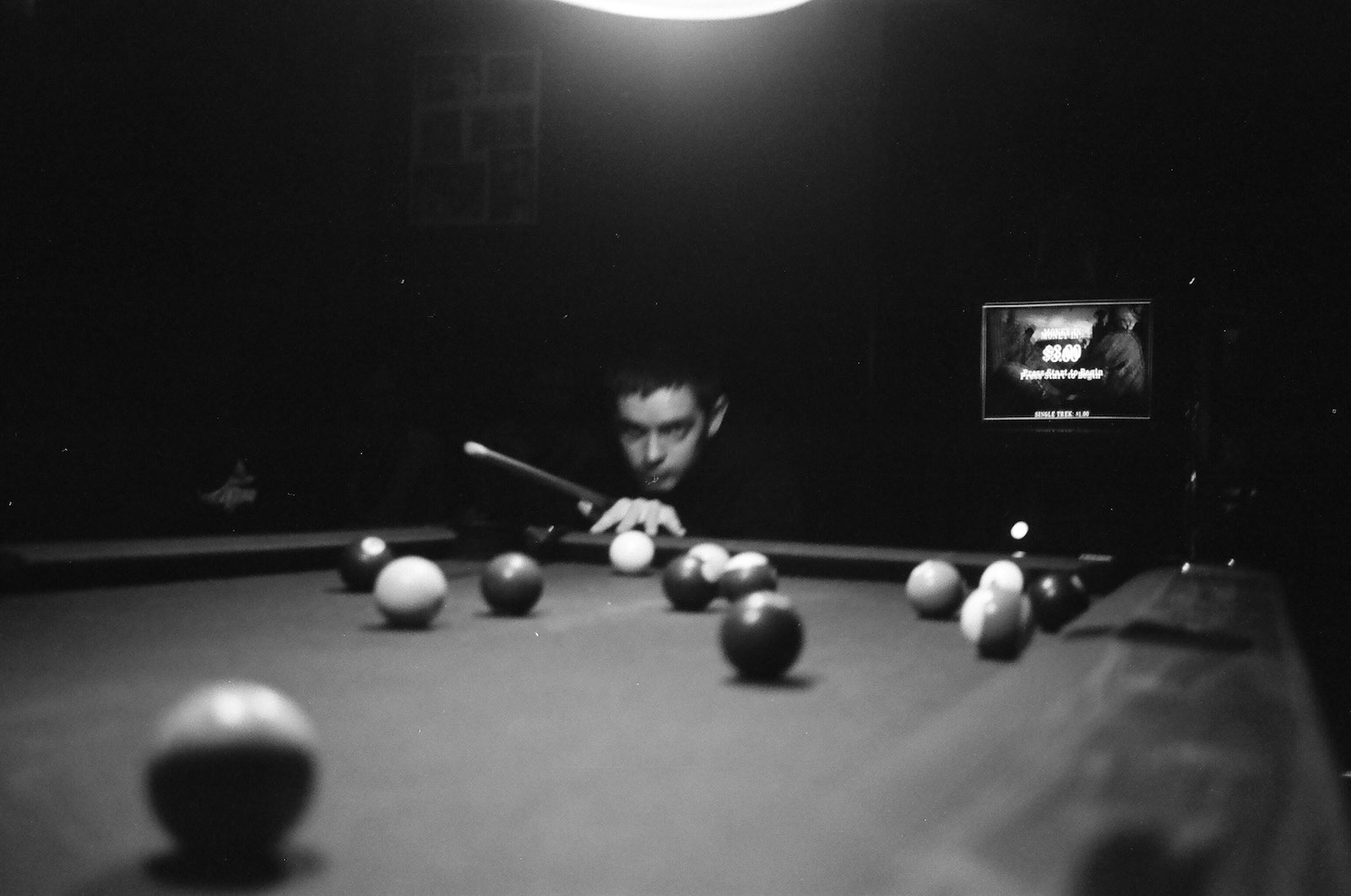 Felix shooting pool 2017